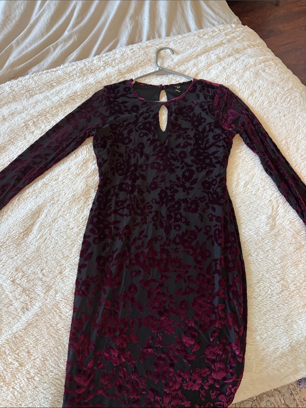 Windsor Burgundy and Black Velvet Burnout Long-Sleeve Dress M very sexy